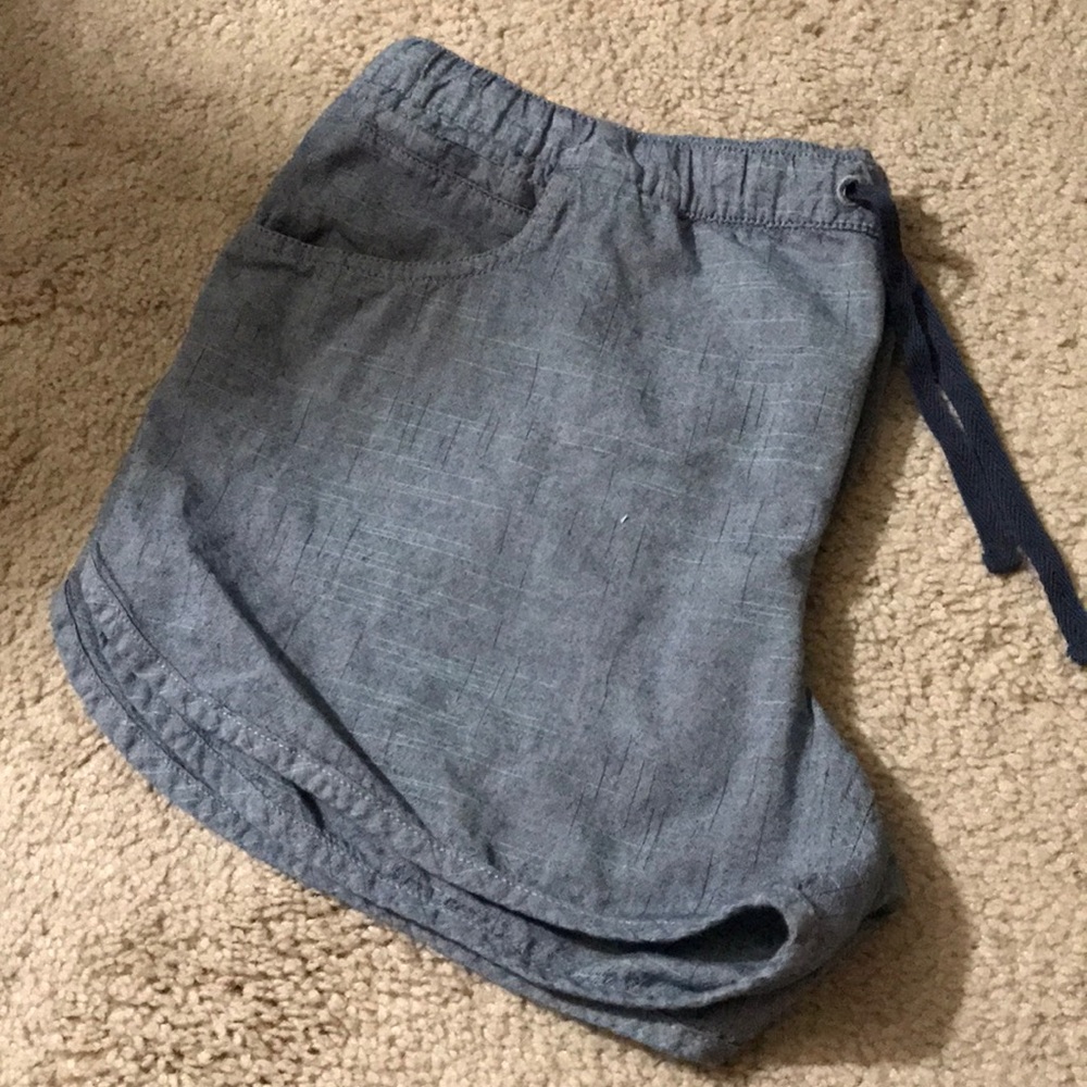 Shorts - Picture 3 of 4